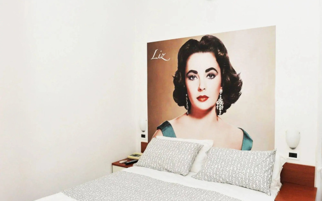 Hotel Lady