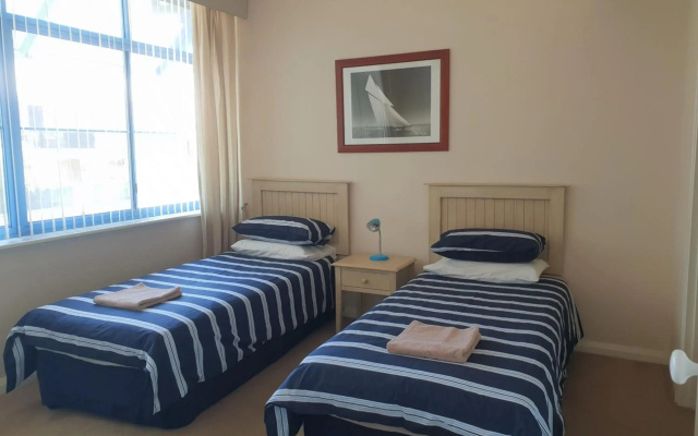 Granita's - 2 bedroom converted South Fremantle warehouse apartment
