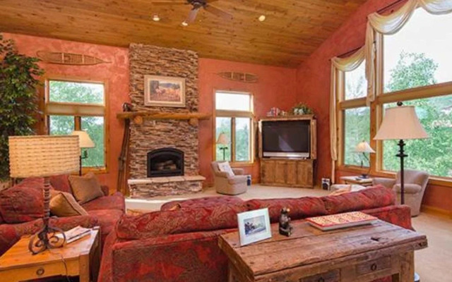 Apres Ski Chalet