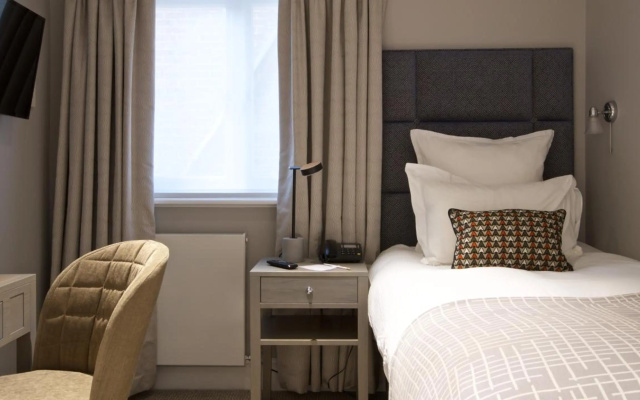 54 Queens Gate Hotel