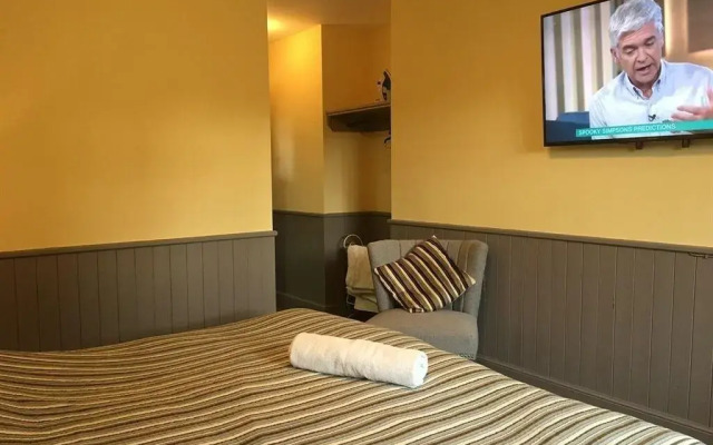 Blazing Donkey Country Hotel