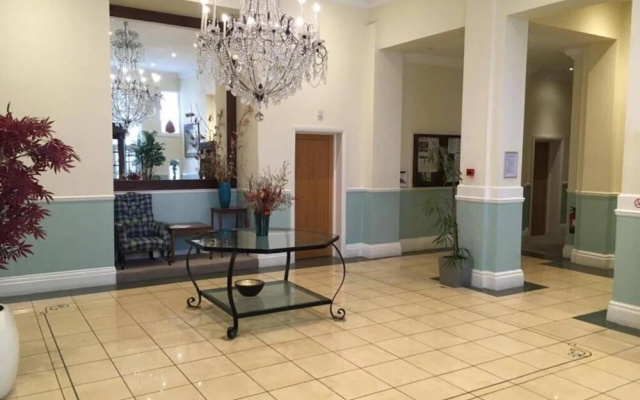 3-bed Apartment 5 Mins Walk to Boscombe Beach
