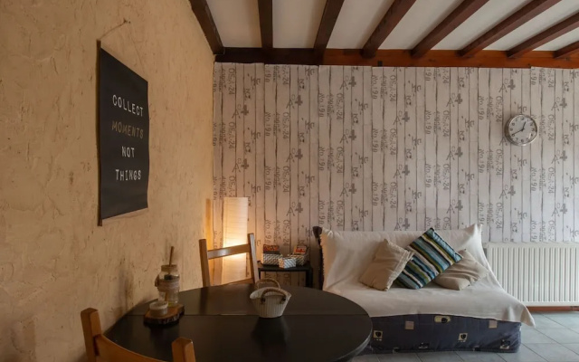 Cosy Holiday Home in Mandeville en Bassin With Garden