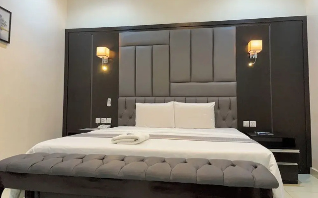Aaron's Place Luxury Apartments & Rooms