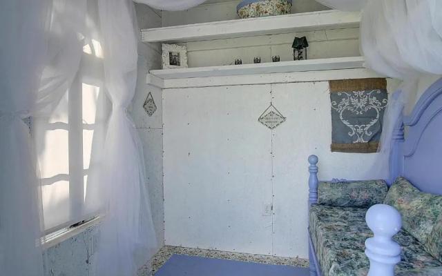 Le Chateau TS202