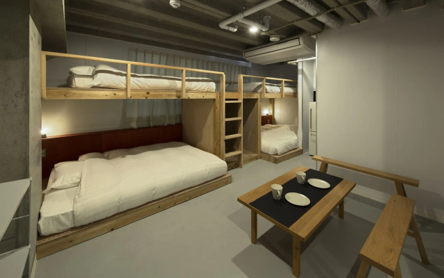 Common de - Hostel & Bar