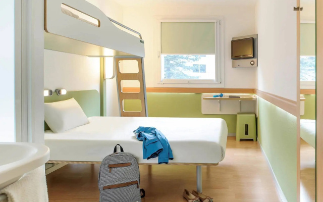 First Inn Hotel