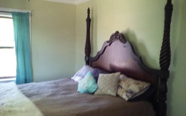 Evonne's Sharing House