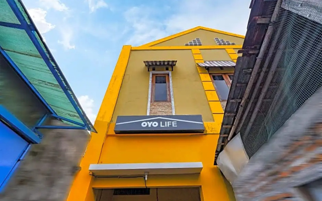 OYO Life 2867 Kos Kuning