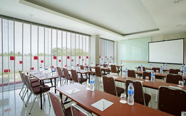 Amaris Hotel Bekasi Barat