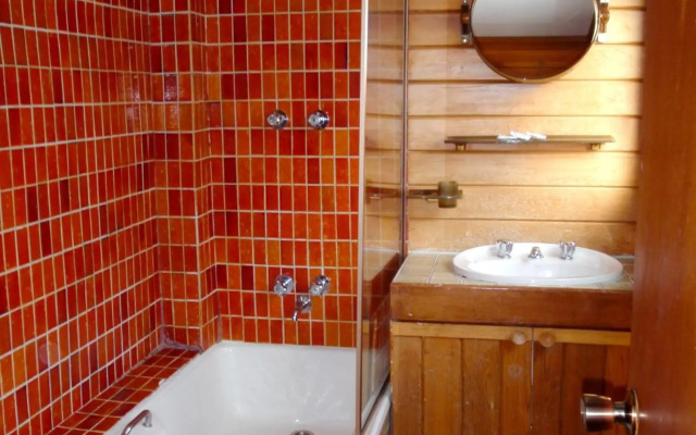 Retro 2 Bedroom Apartment