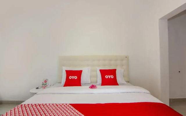 OYO 3796 Senggigi Villas