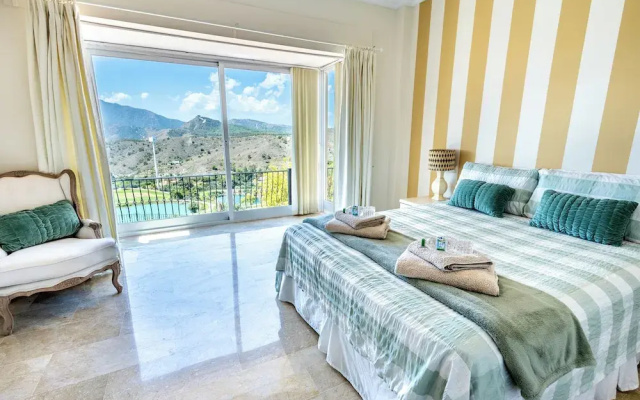 Stunning Golf Villa With Pool and Stunning Views