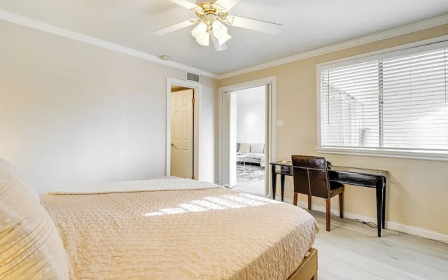 Walkable Scottsdale Condo w/ Pool Access!
