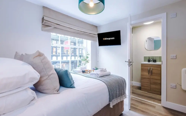 NEW Stunning Studio in the City-centre Sleeps 2