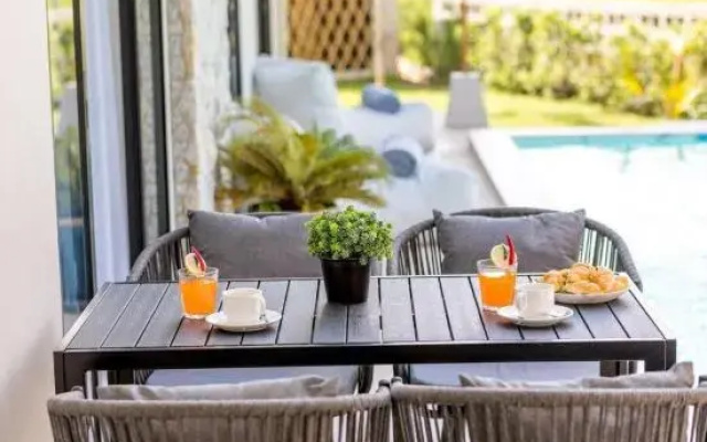 Sereniwood 2 - 3BR Villa with Private Pool