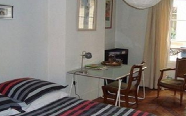 Отель Bed & Breakfast Madeleine Франция, Париж - отзывы, цены и фото номеров - забронировать отель Bed & Breakfast Madeleine онлайн комната для гостей