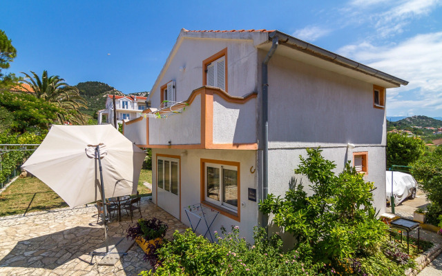 Apartment Anđeo - 80 m from beach : A5 Barbat, Island Rab