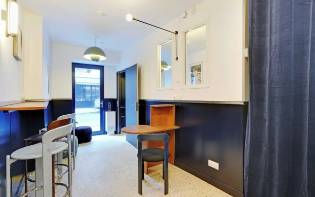 Chic Studio for 2 People - Republique