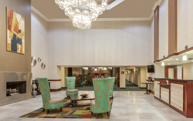 Holiday Inn Hotel Stes North by IHG
