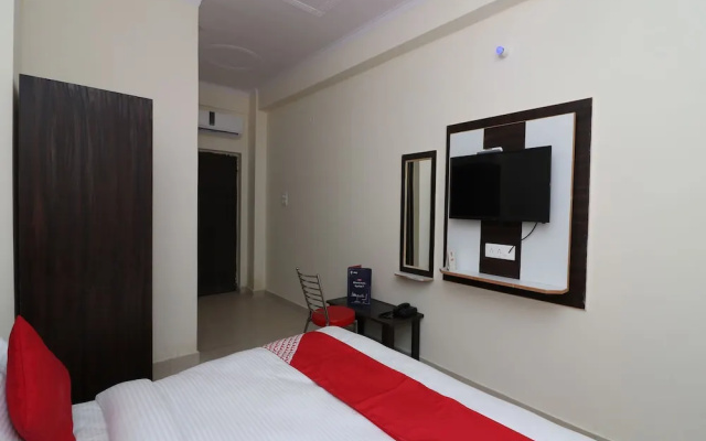 OYO 14825 Hotel Siddheshwar