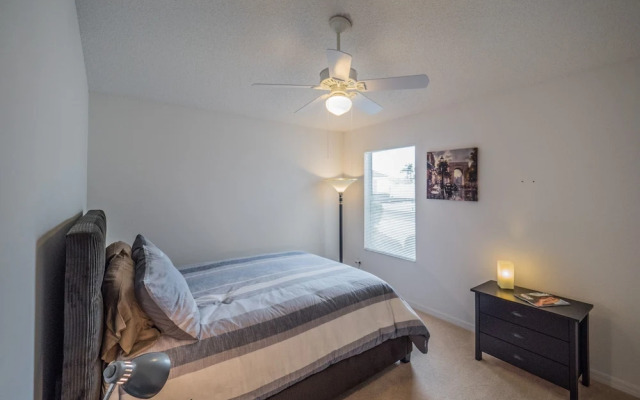 Audrey Lane 555 by White Pelican VR