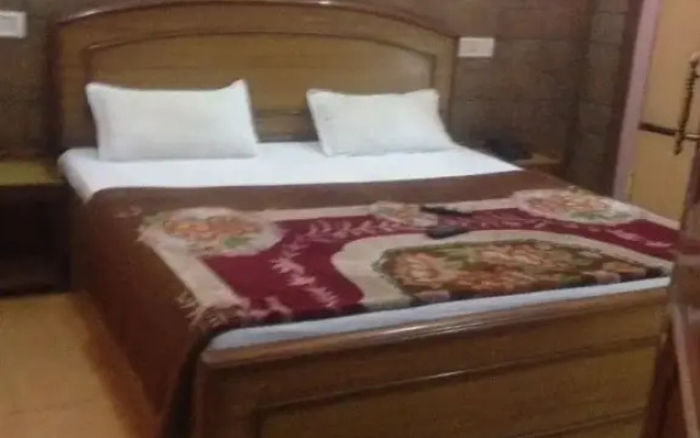 Hotel Emerald Heights