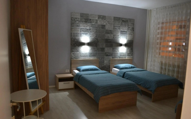 Lazarus Apartment