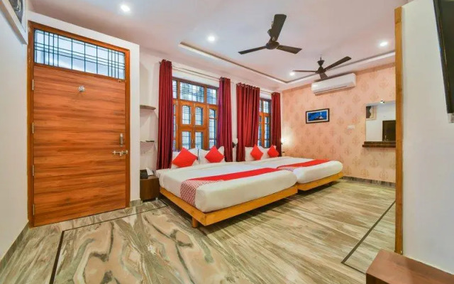 OYO 40796 Banjara Luxury Stay