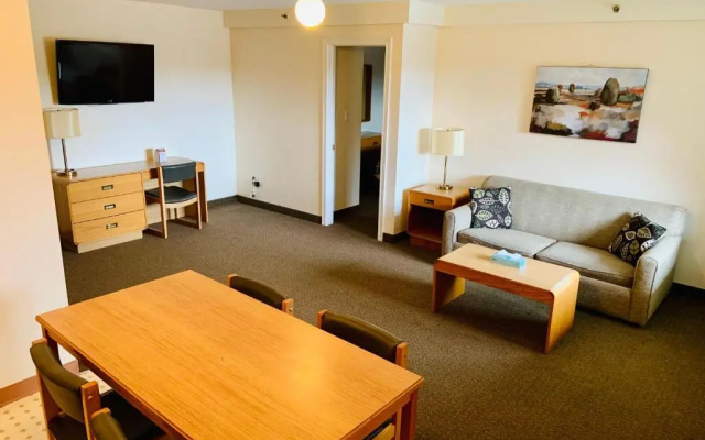 Toronto Lakeshore Hotel