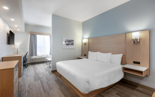 Best Western Plus Kawartha Lakes Hotel & Suites