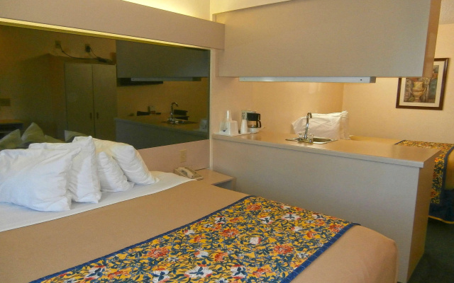 Americas Best Value Inn & Suites McDonough