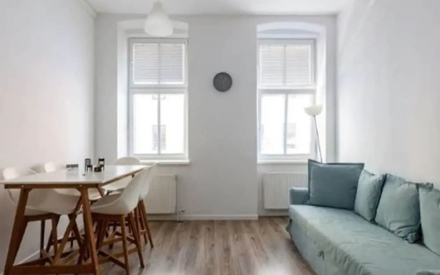 Modern Apartment in Vienna With Library