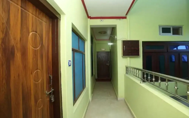 OYO 687 Hotel Aastha