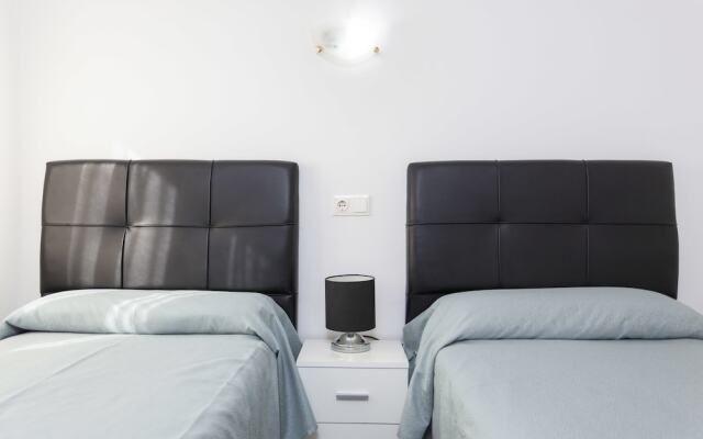Отель Apartamentos YourHouse Acapulco вид на фасад