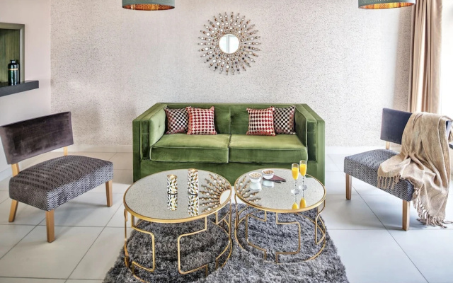 Luxury Staycation - Lofts East