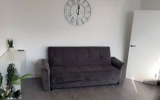 Sleek, Sleeps 6 Sunset Views, Family Friendly