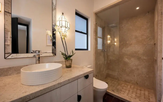 Luxury condos I Parroquia View & Rooftop Jacuzzi I Paseo del Centro Condominio Boutique