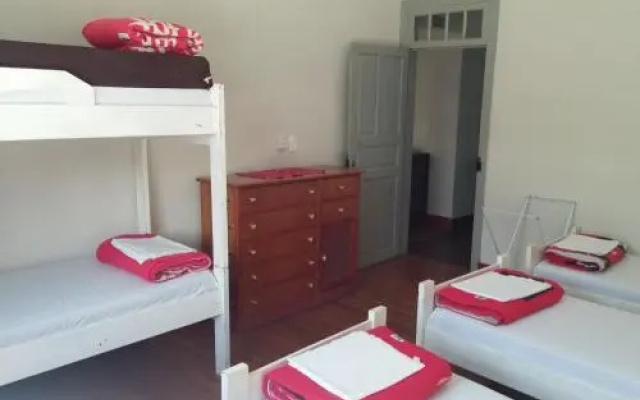 Hostel Parque Dos Saltos