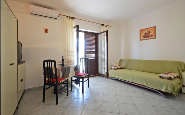 Amazing Apartment in Racisce With Wifi and 1 Bedrooms