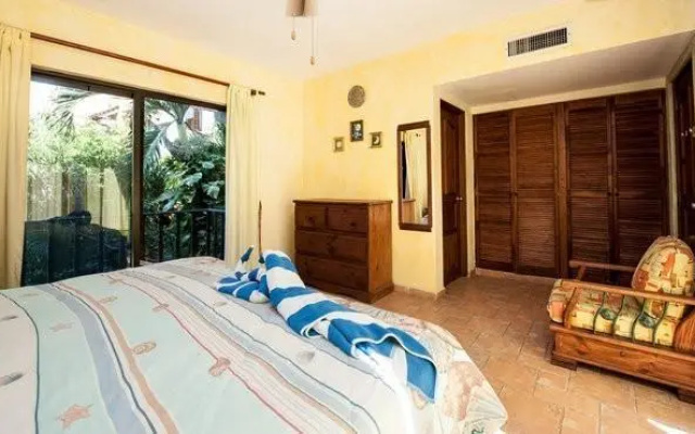 Hacienda del Carmen Condominium