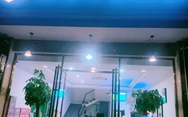 Shanghai Xinfeng E-Sports Hotel (Waigang Town Business College)