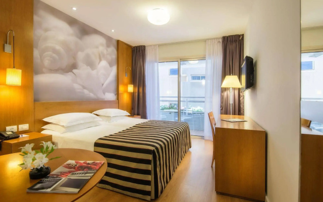Jewel Beachfront Boutique Hotel