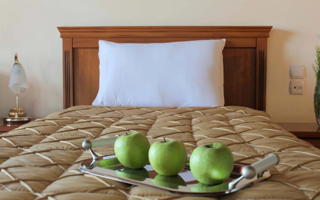 Famissi Eden Hotel