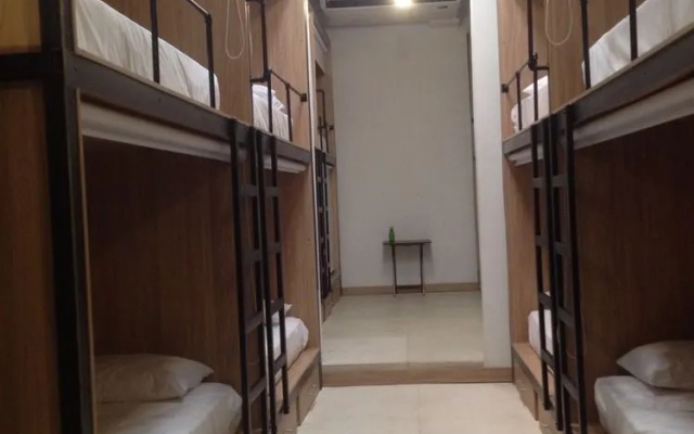 Bourbon St Hostal Boutique - Hostel