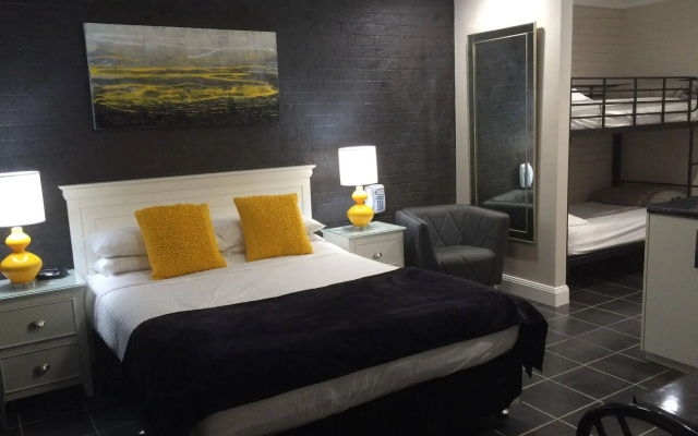 Country Leisure Motor Inn