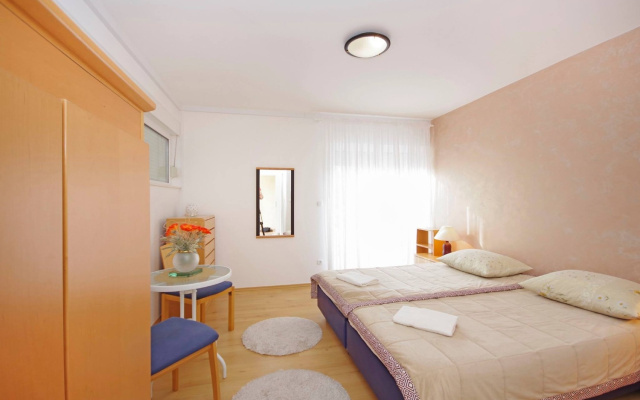 Studio apartment JaVi - free private parking: SA2 Trogir, Riviera Trogir