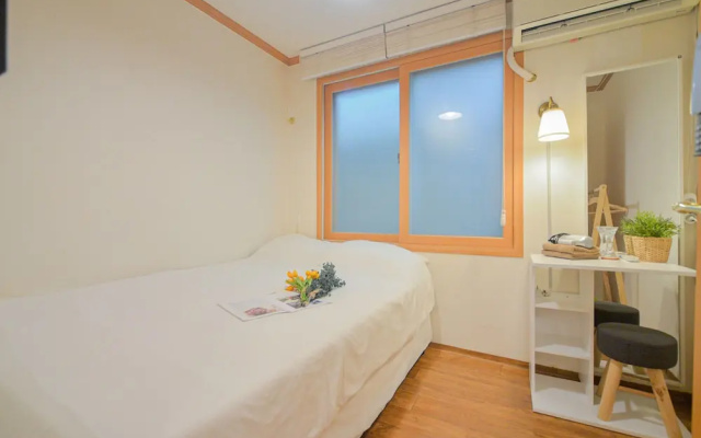 Season Helloworld House - Hostel