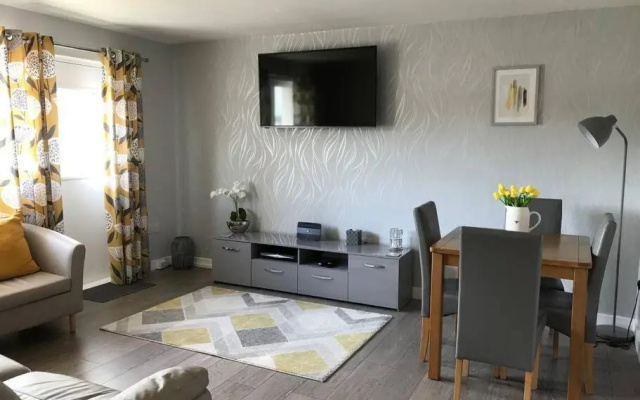 Modern 2 Bed Apartment