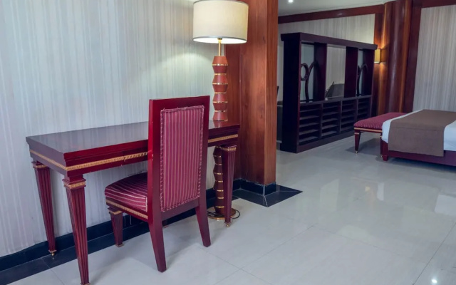Peacock All Suites